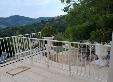 Des solutions élégantes pour sécuriser vos espaces en hauteur.